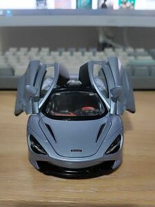 McLaren マクラーレン　720S リアル　ミニカー　模型　電飾つき