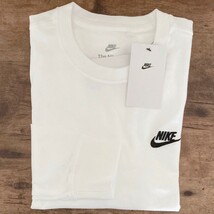 新品未使用 ナイキ ロンT 白 Mサイズ ワンポイント 刺繍 国内正規品 男女兼用 NIKE ホワイト 長袖 Tシャツ AR5194 タグ付 トップス_画像10