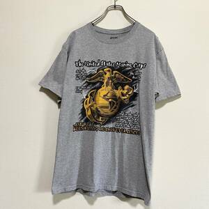 アメリカ古着　アメリカ海兵隊　半袖　Tシャツ　ビッグプリント　Mサイズ　グレー　クルーネック　【I125】