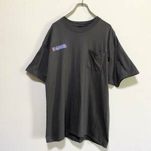 アメリカ古着　企業ロゴ　半袖　Tシャツ　胸ポケット　クルーネック　プリント　XLサイズ　【I138】