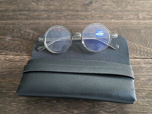 黒ケース付き　丸型　老眼鏡おしゃれ　老眼鏡　丸　リーディンググラス　度数3.0 グレイ