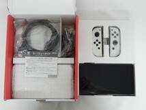 059D581D♪ Nintendo Switch スイッチ 本体 有機ELモデル Joy-Con(L)/(R) ホワイト 中古 動作OK_画像2