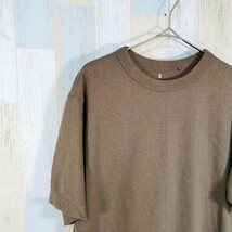 423 GU　半袖Tシャツ　Ｍ　無地　BROWN カットソー　　コットン_画像1