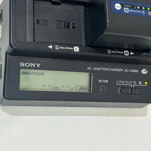 ☆【通電確認済】SONY ソニー DCR-PC110 デジタルビデオカメラ ハンディカメラ ボディシルバーカラー バッテリー式 充電器、説明書付属の画像9