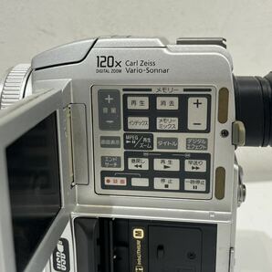 ☆【通電確認済】SONY ソニー DCR-PC110 デジタルビデオカメラ ハンディカメラ ボディシルバーカラー バッテリー式 充電器、説明書付属の画像6