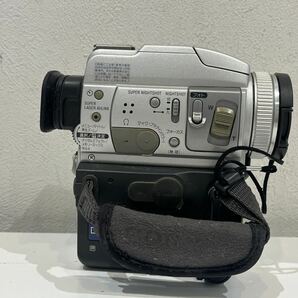 ☆【通電確認済】SONY ソニー DCR-PC110 デジタルビデオカメラ ハンディカメラ ボディシルバーカラー バッテリー式 充電器、説明書付属の画像3