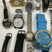 ● 【おまとめ33点】SEIKO CASIO CITIZEN TECHNOS ALBA ELLE ELGIN ENICAR ARMANIその他 メンズ レディース ジャンク品　1円スタート_画像6