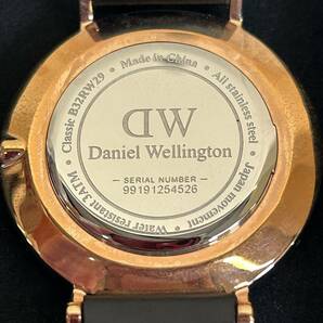 ● Daniel Wellington ダニエル ウェリントン 腕時計 クォーツ QZ レザーベルト 白文字盤 箱付き 1円スタート 美品 1円スタートの画像3