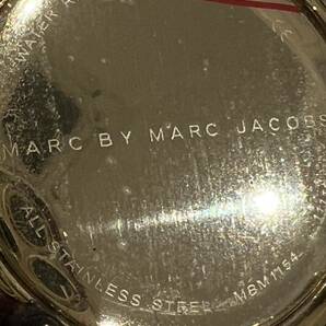 ☆【動作未確認】MARC BY MARC JACOBS マークジェイコブス クオーツ 腕時計 ブラック文字盤 ゴールドベゼル レザー 箱付きの画像6