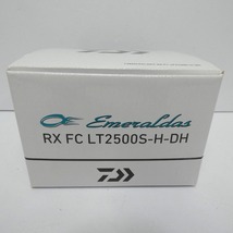 Dz381451 ダイワ リール 23 エメラルダス EMERALDAS RX FC LT2500S-H-DH Daiwa 未使用品_画像1