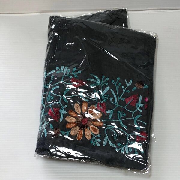 新品 薄手 ストール 花柄刺繍 ネイビー