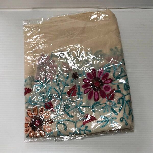 新品 薄手 ストール 花柄刺繍 クリーム