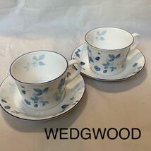 K393 WEDGWOOD ウェッジウッド カップ &ソーサー 花柄 strawberry blue ボーンチャイナペア 洋食器 ティーカップ ストロベリーブルー　_画像1