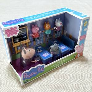 ★未開封★ペッパピッグ プラスチックフィギュア5体＋教室ままごとセット Character Options Ltd.の画像8