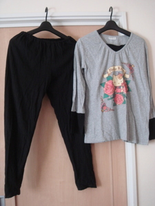 [ woman .] used long sleeve pyjamas gray × black 160cm Kitty Chan 