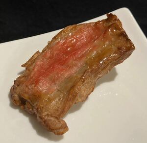 食品サンプル　牛肉　ミディアム焼き