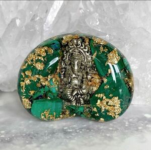 Art hand Auction Amulette Orgonite Grip pierre comme fève Ganesha, œuvres faites à la main, intérieur, marchandises diverses, ornement, objet