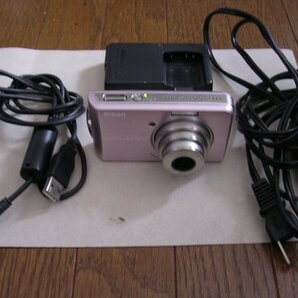 ■NIKON COOLPIX S520 ピンク コンパクトデジカメ 撮影/再生/ズーム/ストロボ動作確認品(確証写真提示) 充電器/USBケーブルつき JUNK扱いの画像1