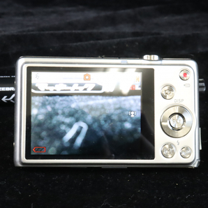 CASIO EX-ZS10 カシオ EXILIM コンパクトデジタルカメラ デジカメ カメラ 動作確認済み シルバー色 付属品付き 取扱説明書付き 006IDGIW80の画像2