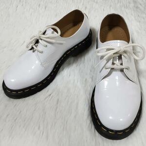 Dr.Martens　ドクターマーチン クロコ型押し　26861　3ホールシューズ　白色　ホワイト　ローファー　ビジネスシューズ　レディース　女性