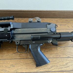 TOP M249 FN HERSTAL ミニミ MINIMI 軽機関銃 電動ガン 廃盤品 ジャンク 部品取りの画像4