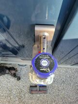 Dyson V6 DC62 コードレスクリーナー 掃除機 ジャンク取扱い 管081_画像2