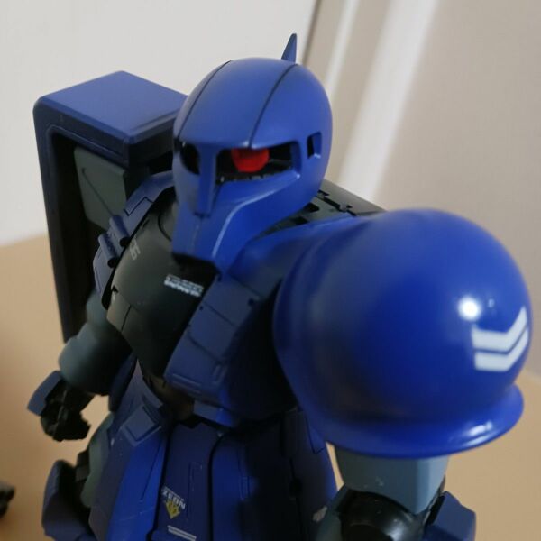 BANDAI 1/100 MG 旧ザク ザクI プラモデル　ガンプラ　完成品 ガンダムのプラモデル　バンダイ