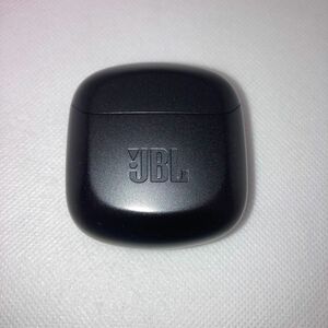 超美品　JBL CLUB PRO+ TWS 充電ケースのみ　充電器