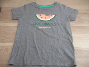 即決 ② ★ パタゴニア キッズ Tシャツ 5T patagonia kids kid's T shirts LIVE SIMPLY 中古 baby ベビー スイカ すいか
