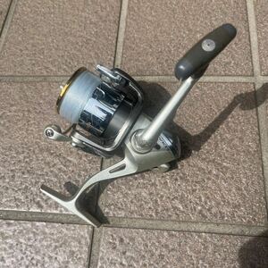 DAIWA ダイワ スピニングリール　2500