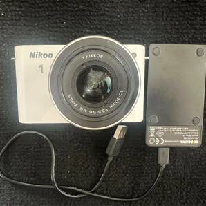 ◎ NIKON 1 J2 標準ズームレンズキット10-30mm 1:3.5-5.6 VR φ40.5 セット コード付き 通電OKの画像1