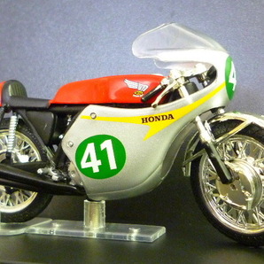 【未開封品】 1/24 ホンダ RC162 マイクへイリウッド HONDA RC 162 マン島T.T 1961 ixoの画像5