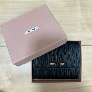 miumiu MATELASSE ミュウミュウ財布