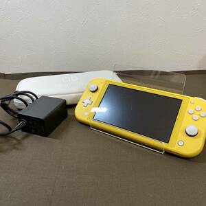 ●【MH-7171】中古品 任天堂 ニンテンドースイッチライト イエロー Nintendo switch lite 初期化済み【レタパプラス発送】