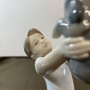 【MH-7237】中古品 LLADRO リヤドロ 大好きよ 8032 少女と犬 少女 犬 陶器 フィギュリン 西洋陶器 人形 西洋磁器 置物の画像5