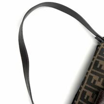 美品 FENDI フェンディ ズッカ柄 ズッカ マンマバケット セミショルダー 肩掛け カーキ FFロゴ SV金具_画像5