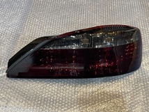 S15 シルビア 紅白 スモークテール 社外品 純正ハロゲン球仕様 レンズは奇麗目です トランク内部位置の黒パーツに欠けあり _画像7