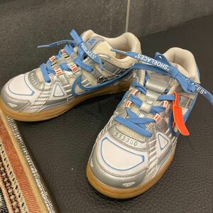 Nike オフホワイト × ナイキ エアラバーダンク ユニバーシティブルー　ダンクlow キッズ　ジュニア　ボーイズ　ガールズ