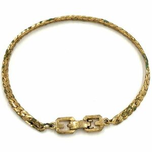 .35 GIVENCHY chain bracele Gold color G Logo Givenchy ji van si. gold color Vintage 