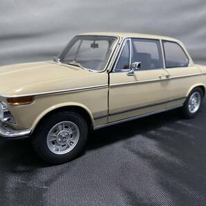 京商 BMW2002tii 1/18スケールの画像2