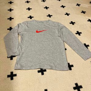 NIKE 長袖Ｔシャツ