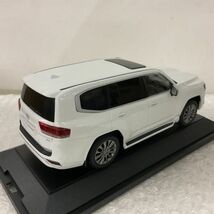 1円〜 1/30 トヨタ ランドクルーザー 090 プレシャスホワイトパール ZX,GR SPORT専用色 カラーサンプルカー_画像4