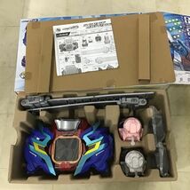 1円〜 バンダイ 仮面ライダーリバイス 変身ベルト DXツーサイドライバー DXベイルドライバー&デストリームドライバーユニット_画像2