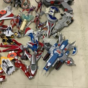 1円〜 訳あり ジャンク ソフビ 他 ウルトラマンティガ パワータイプ、ウルトラマンガイアV2、アートデッセイ号 等の画像5