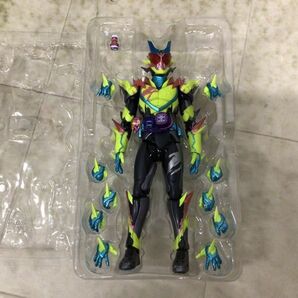 1円〜 S.H.Figuarts 仮面ライダーリバイスの画像2