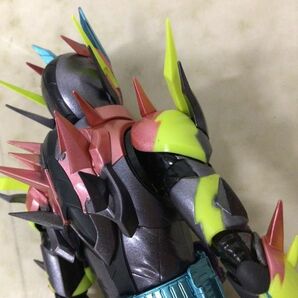 1円〜 S.H.Figuarts 仮面ライダーリバイスの画像4