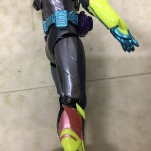 1円〜 S.H.Figuarts 仮面ライダーリバイスの画像5