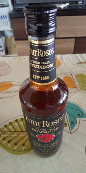 FOUR ROSES フォアローゼズ ファインオールドバーボン 旧ボトル