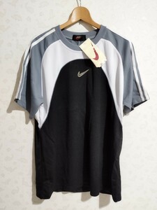 NIKE　ナイキ　半袖Tシャツ　半袖　Tシャツ トップス