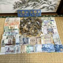 古銭 硬貨 外国 古くて汚れています。約2.5kg まとめ売り外国銭 古紙幣_画像1